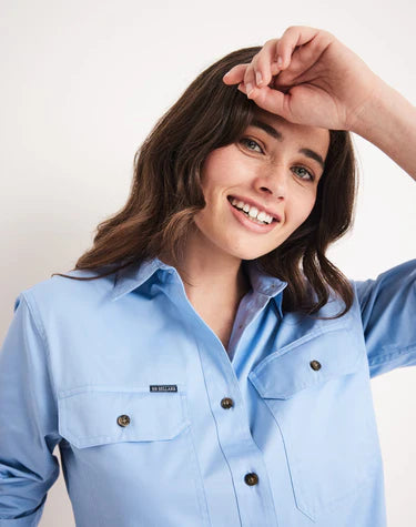 Sandy full button workshirt in light blue with pockets